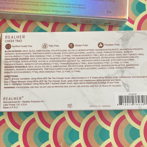 Makeup bundle - Picture 3 of 5